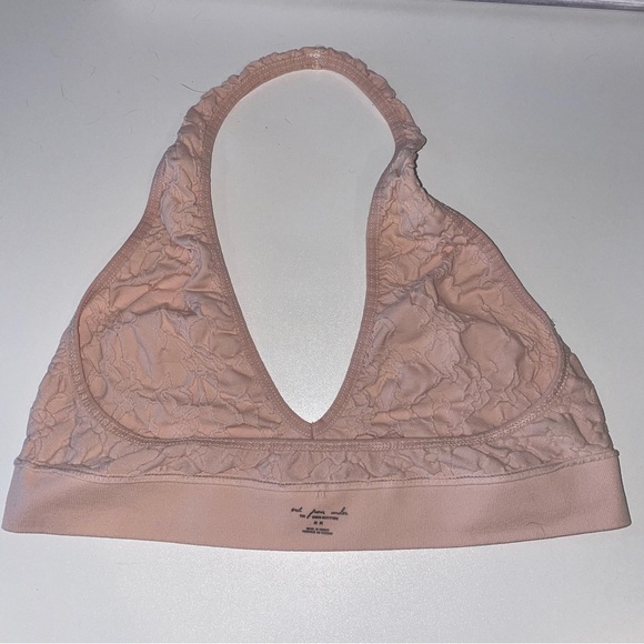 🔥 3 for $15 🔥
Urban Outfitters Out From Under Halter bralette size medium - Picture 9 of 9